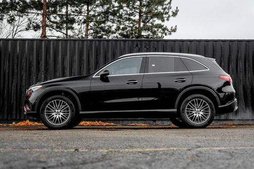 2026 Mercedes-Benz GLC 300 4MATIC