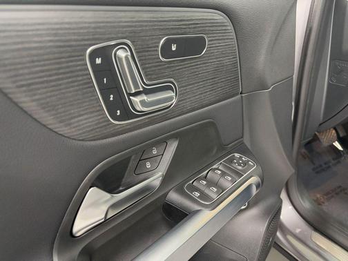 2023 Mercedes-Benz EQB 300 4MATIC