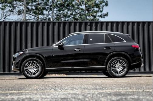 2025 Mercedes-Benz GLC 300 4MATIC