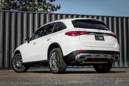 2026 Mercedes-Benz GLC 300 4MATIC