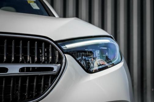 2026 Mercedes-Benz GLC 300 4MATIC