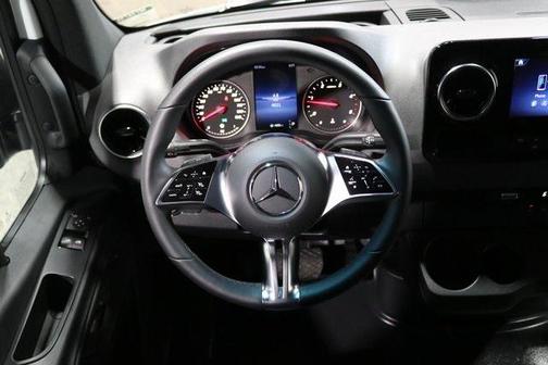 2025 Mercedes-Benz Sprinter 2500 Cargo 144 WB