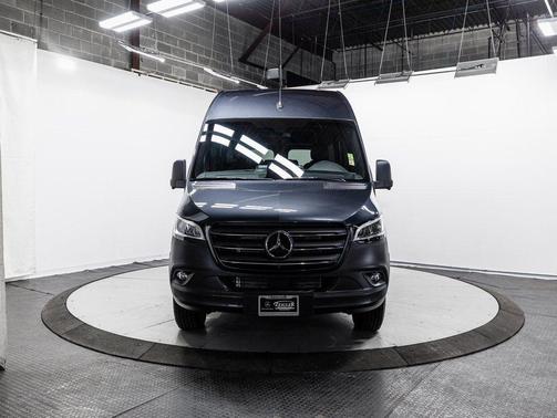 2025 Mercedes-Benz Sprinter 2500 Passenger 144 WB