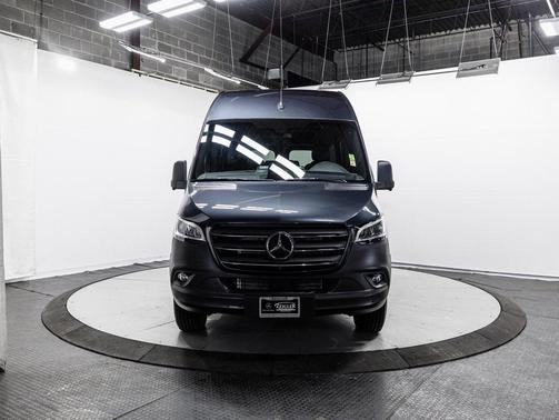 2025 Mercedes-Benz Sprinter 2500 Passenger 144 WB