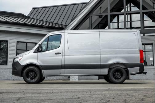 2025 Mercedes-Benz Sprinter 2500 Standard Roof