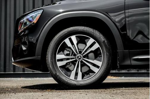 2025 Mercedes-Benz GLB 250 4MATIC