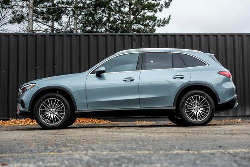 2026 Mercedes-Benz GLC 300 4MATIC
