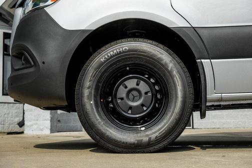 2025 Mercedes-Benz Sprinter 2500 Crew 144 WB