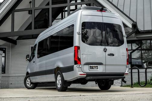 2025 Mercedes-Benz Sprinter 2500 Passenger 170 WB