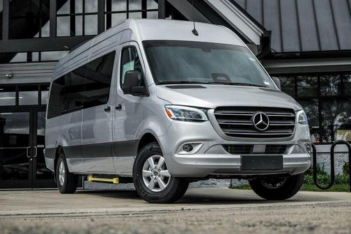 2025 Mercedes-Benz Sprinter 2500 Passenger 170 WB