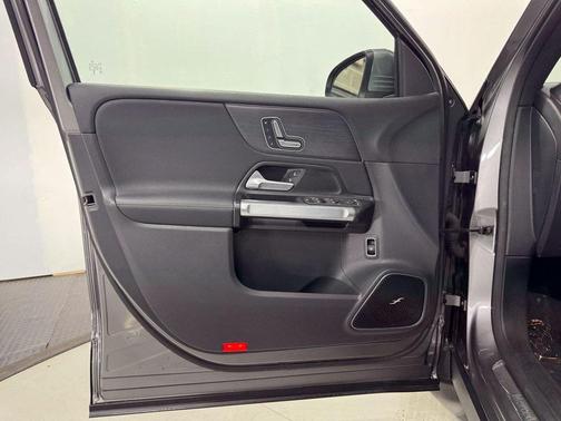 2023 Mercedes-Benz EQB 300 4MATIC