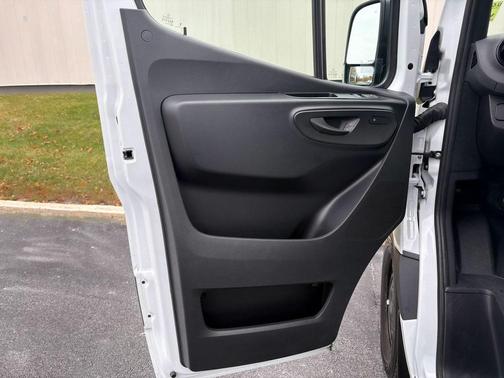 2025 Mercedes-Benz Sprinter 2500 High Roof