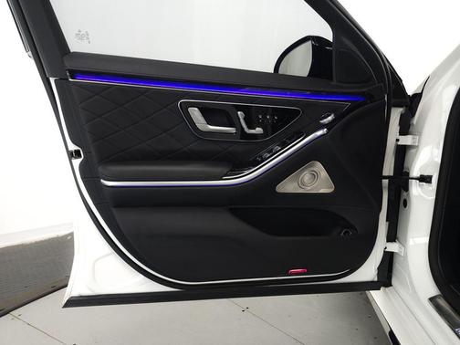 MANUFAKTUR Diamond White 2023 Mercedes-Benz S-Class 4MATIC