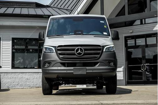 2025 Mercedes-Benz Sprinter 2500 Standard Roof