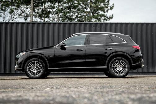 Black 2026 Mercedes-Benz GLC 300 4MATIC