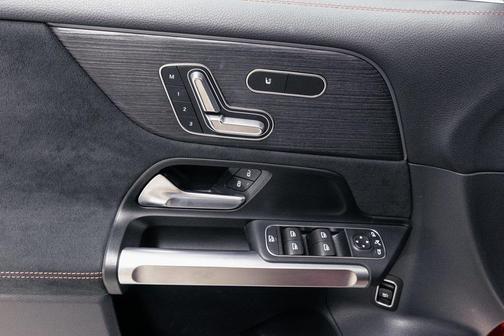 2024 Mercedes-Benz EQB 300 4MATIC