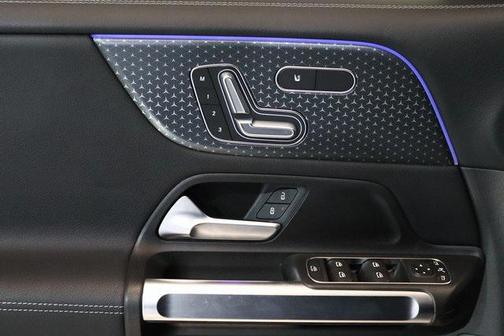 2025 Mercedes-Benz GLB 250 4MATIC