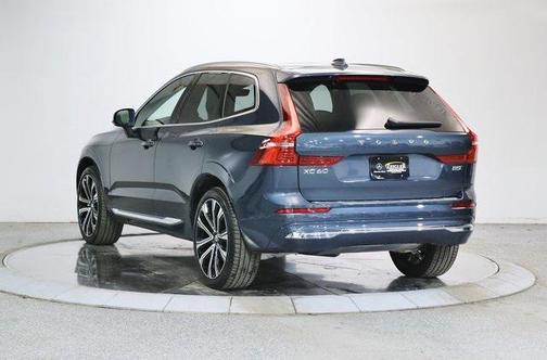 2023 Volvo XC60 B5 Ultimate Bright Theme