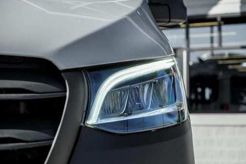 2025 Mercedes-Benz Sprinter 2500 Passenger 144 WB