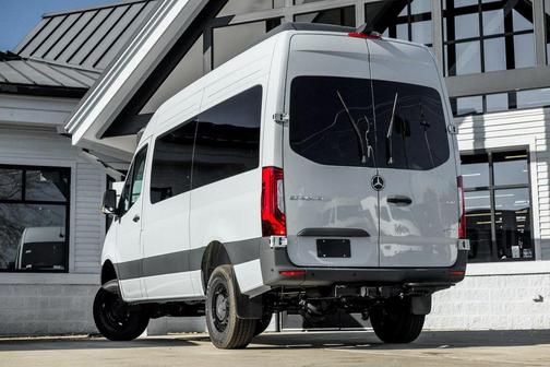 2025 Mercedes-Benz Sprinter 2500 Passenger 144 WB