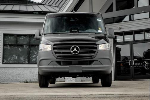 2025 Mercedes-Benz Sprinter 2500 Standard Roof