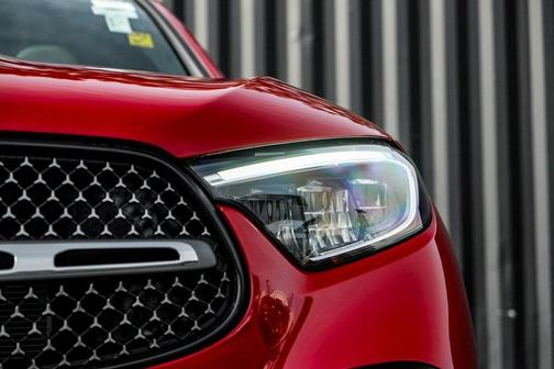 2026 Mercedes-Benz GLC 300 4MATIC