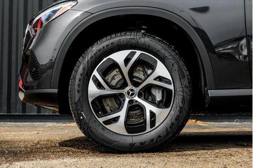 2025 Mercedes-Benz GLC 350e Base