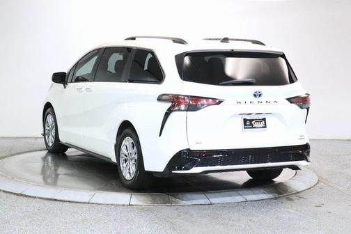 2022 Toyota Sienna XSE 7 Passenger