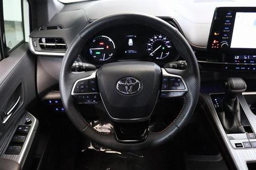 2022 Toyota Sienna XSE 7 Passenger