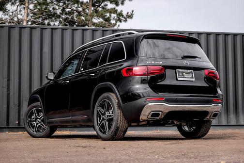 Black 2026 Mercedes-Benz GLB 250 4MATIC