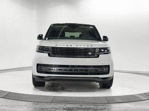 2025 Land Rover Range Rover P400 SE 7 Seat