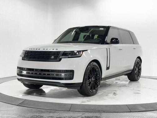 2025 Land Rover Range Rover P400 SE 7 Seat