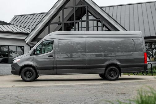 2025 Mercedes-Benz Sprinter 2500 High Roof