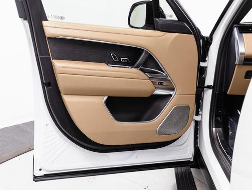 Fuji White 2024 Land Rover Range Rover P550e Autobiography