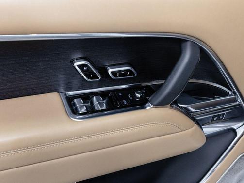 Fuji White 2024 Land Rover Range Rover P550e Autobiography