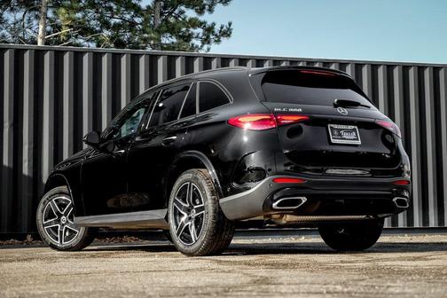 2026 Mercedes-Benz GLC 300 4MATIC