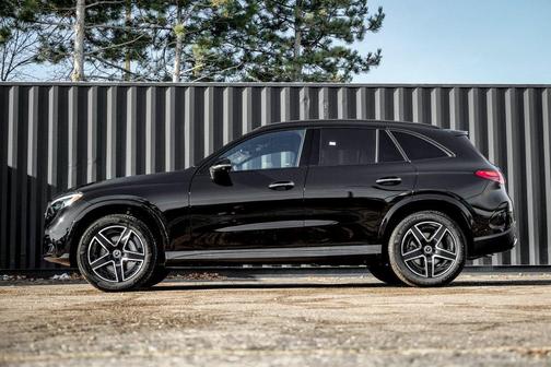 2026 Mercedes-Benz GLC 300 4MATIC