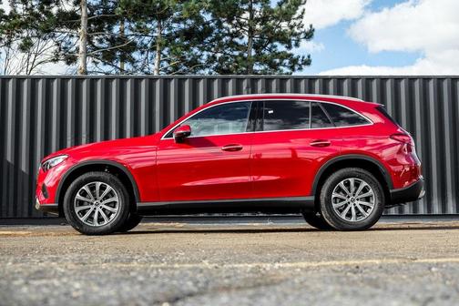 2026 Mercedes-Benz GLC 300 4MATIC