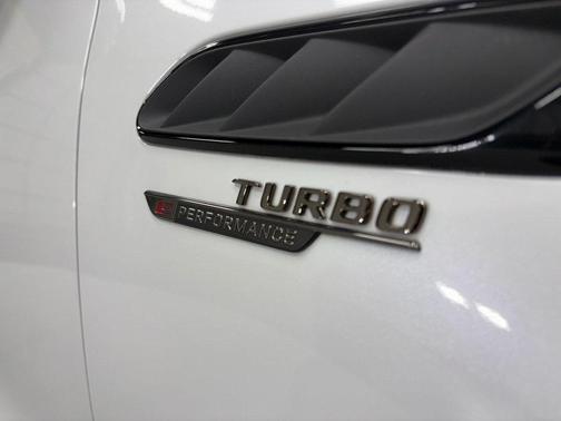 2024 Mercedes-Benz AMG C 63 S E Performance