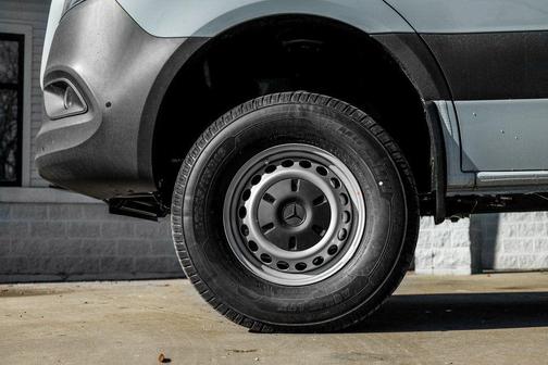 2026 Mercedes-Benz Sprinter 2500 Cargo 170 WB