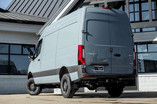 2026 Mercedes-Benz Sprinter 2500 Cargo 144 WB