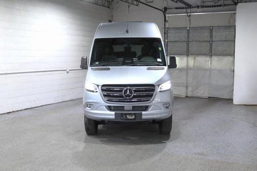 2025 Mercedes-Benz Sprinter 2500 Passenger 144 WB