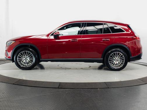 2026 Mercedes-Benz GLC 300 4MATIC