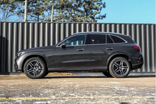 2025 Mercedes-Benz GLC 300 4MATIC