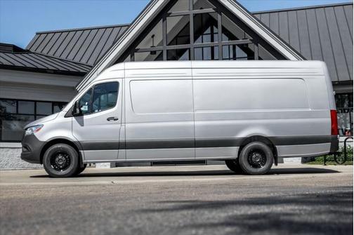 2025 Mercedes-Benz Sprinter 2500 High Roof