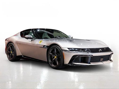 2025 Ferrari 12Cilindri Base