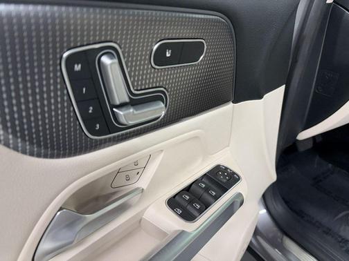 2023 Mercedes-Benz EQB 300 4MATIC