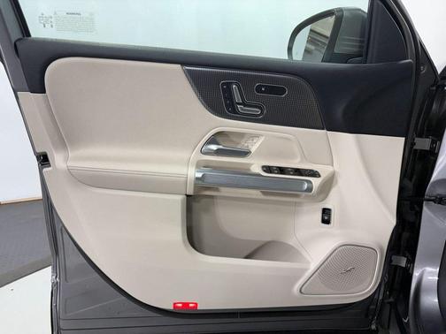 2023 Mercedes-Benz EQB 300 4MATIC