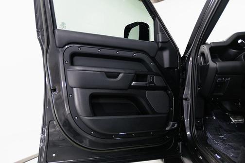 2023 Land Rover Defender 110 Carpathian Edition