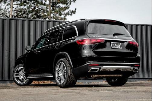 2025 Mercedes-Benz GLS 450 4MATIC